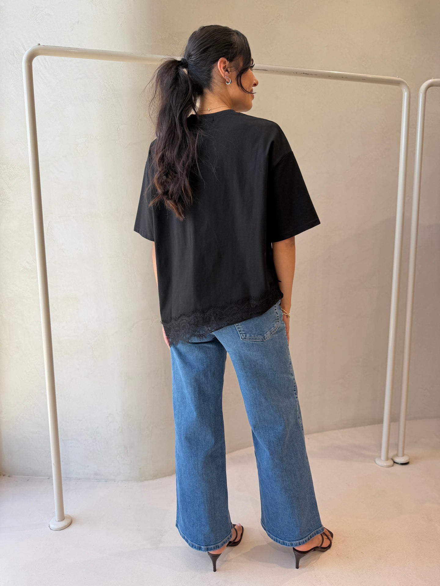 ZION LACE TOP- BLACK
