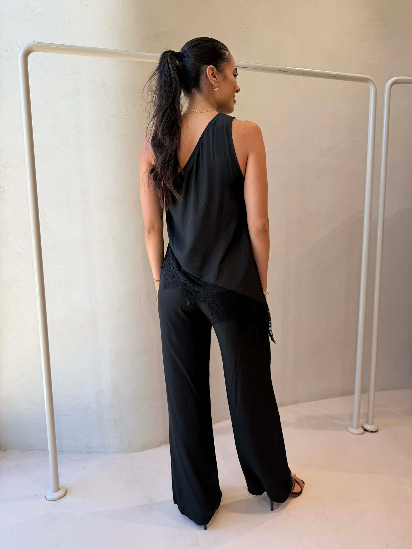MONOCHROME LACE TRIM SET