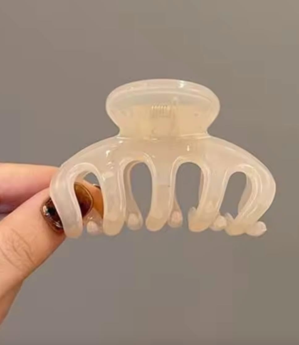 FLEUR HAIR CLAW - CLEAR PEARL