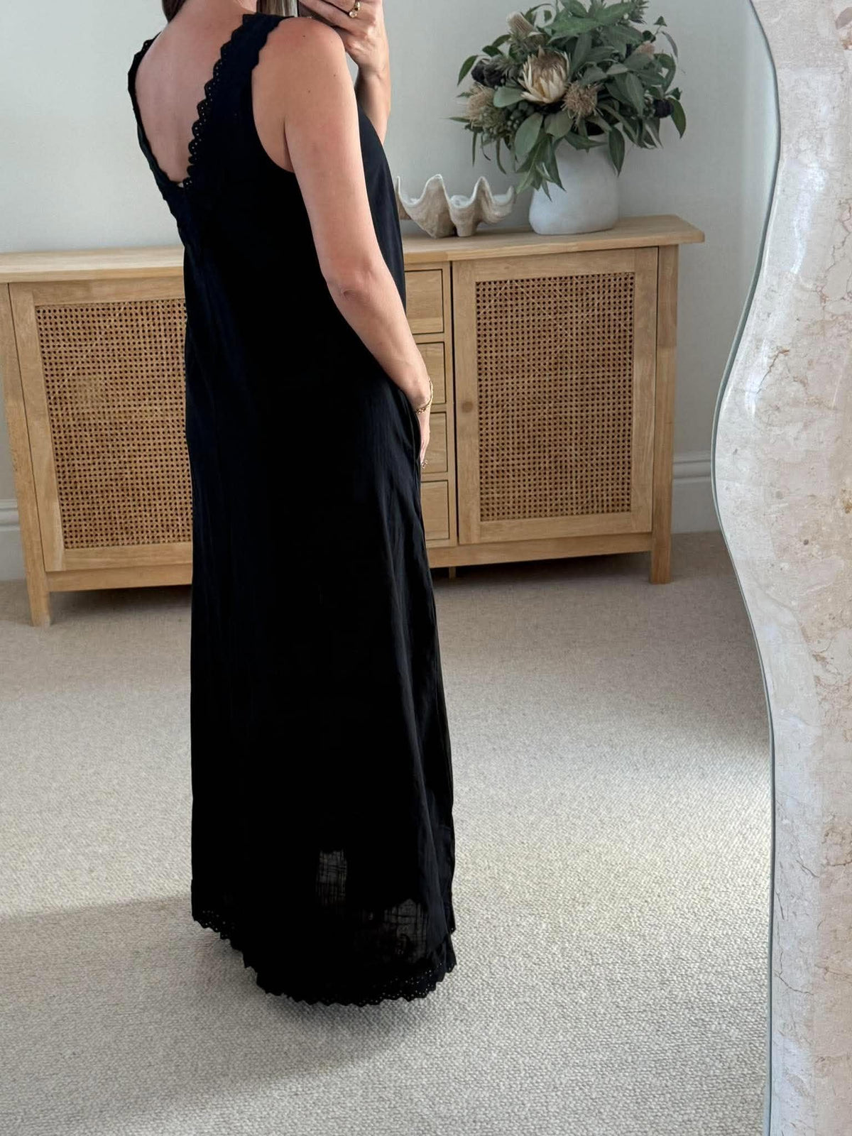 BLACK LACE STRAP MAXI DRESS
