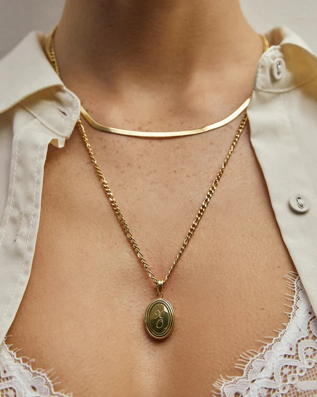 CLASSIC GOLD LOCKET NECKLACE