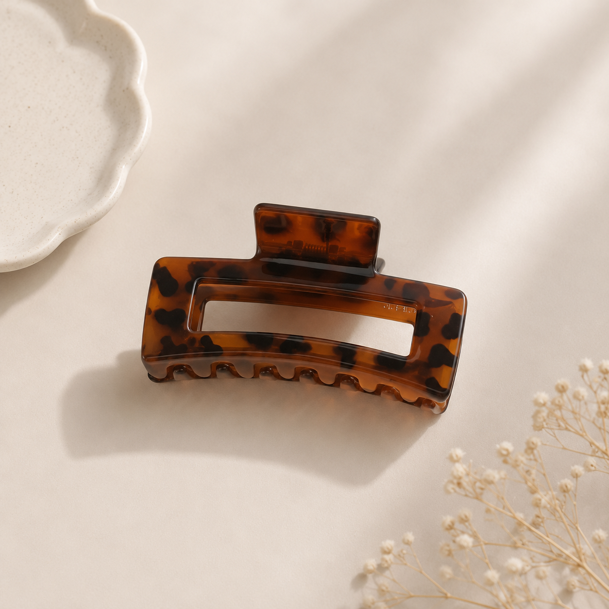 OLIVIA HAIR CLIP- BROWN SHELL