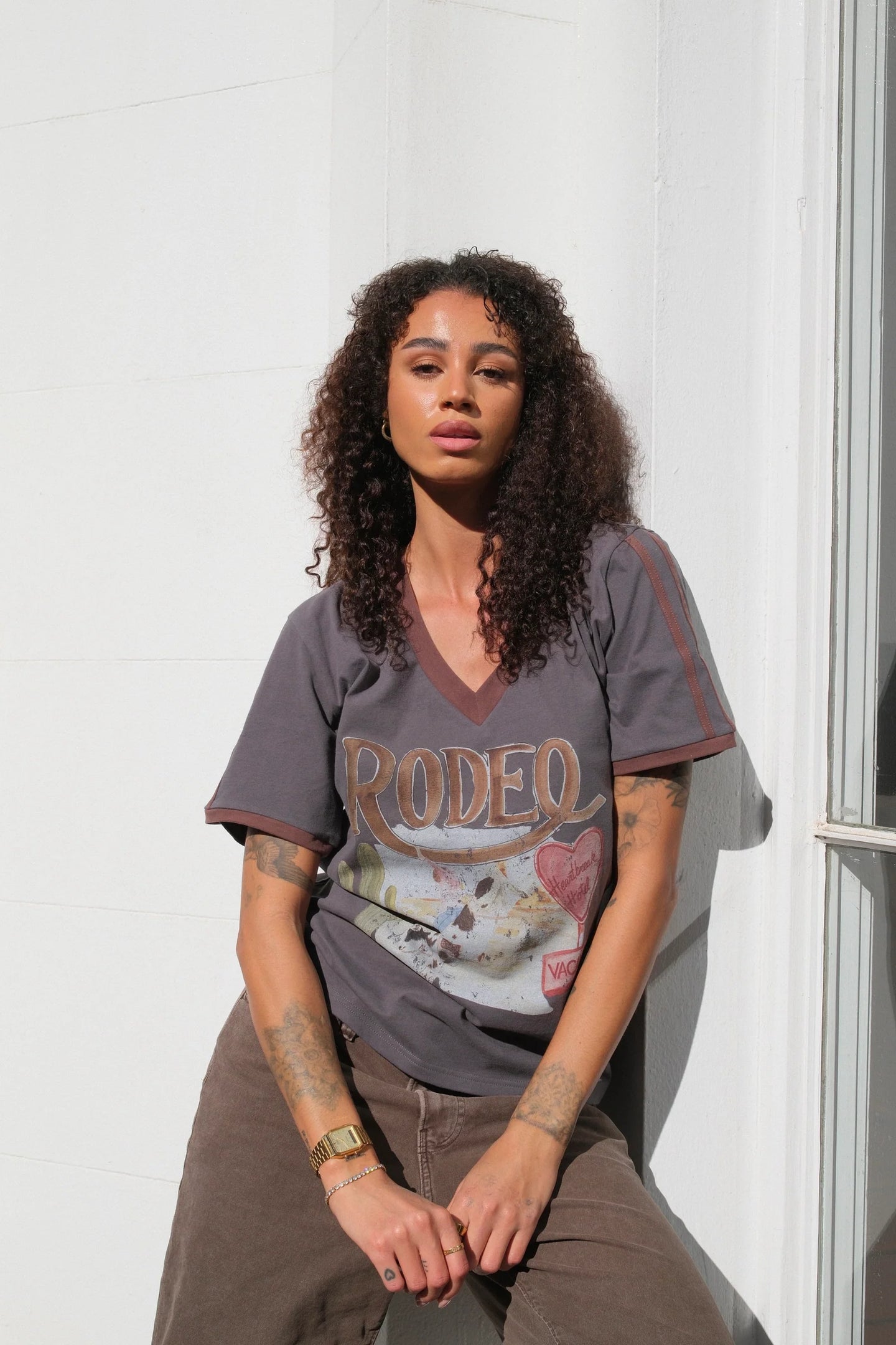 RODEO V NECK TEE