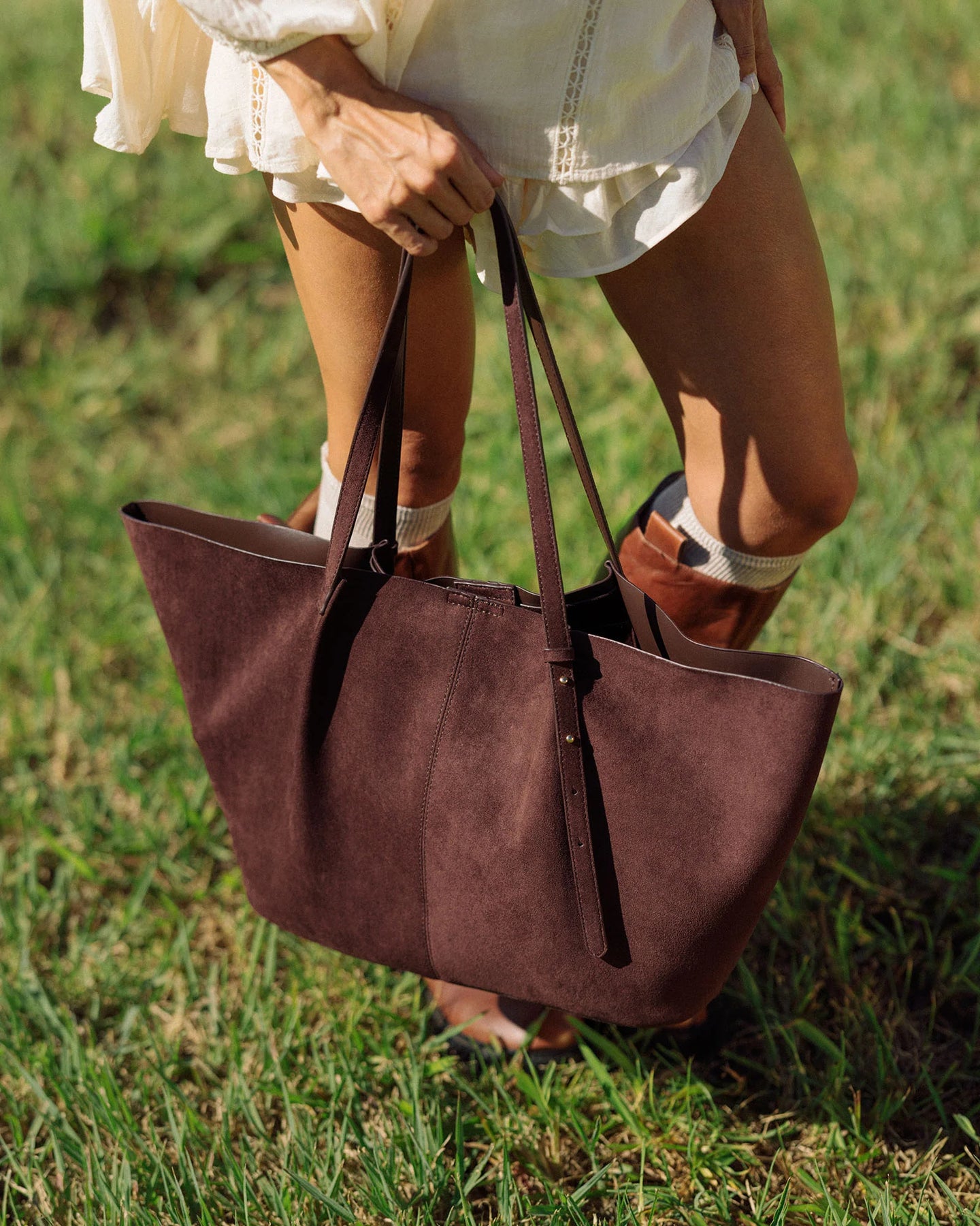 SAWYER SUEDETTE TOTE BAG - CHOCOLATE