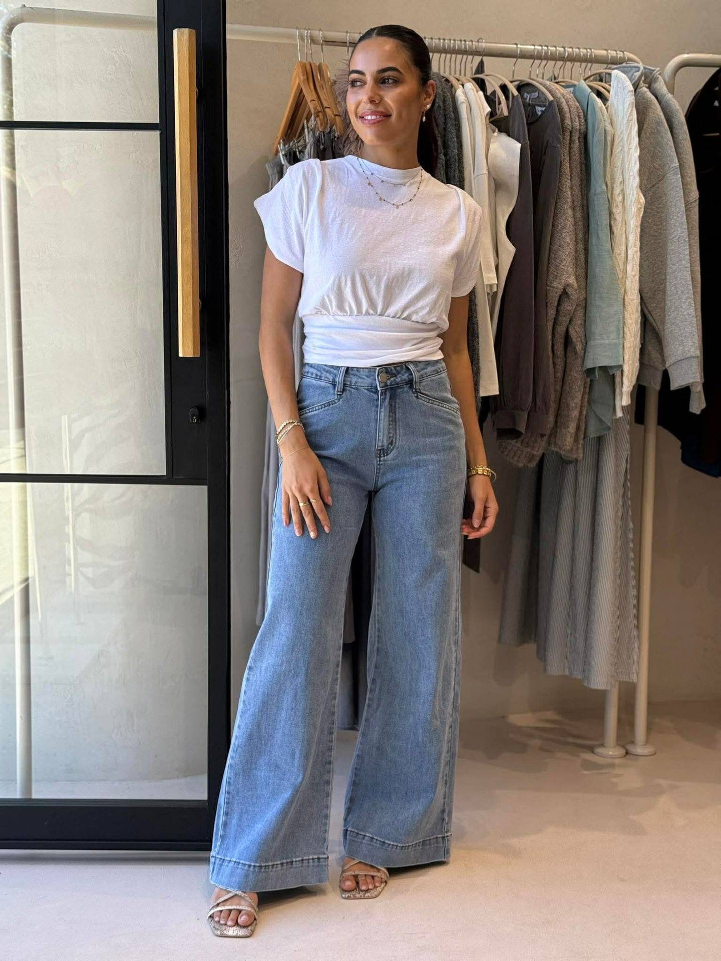 AAE HALLE TEE- WHITE
