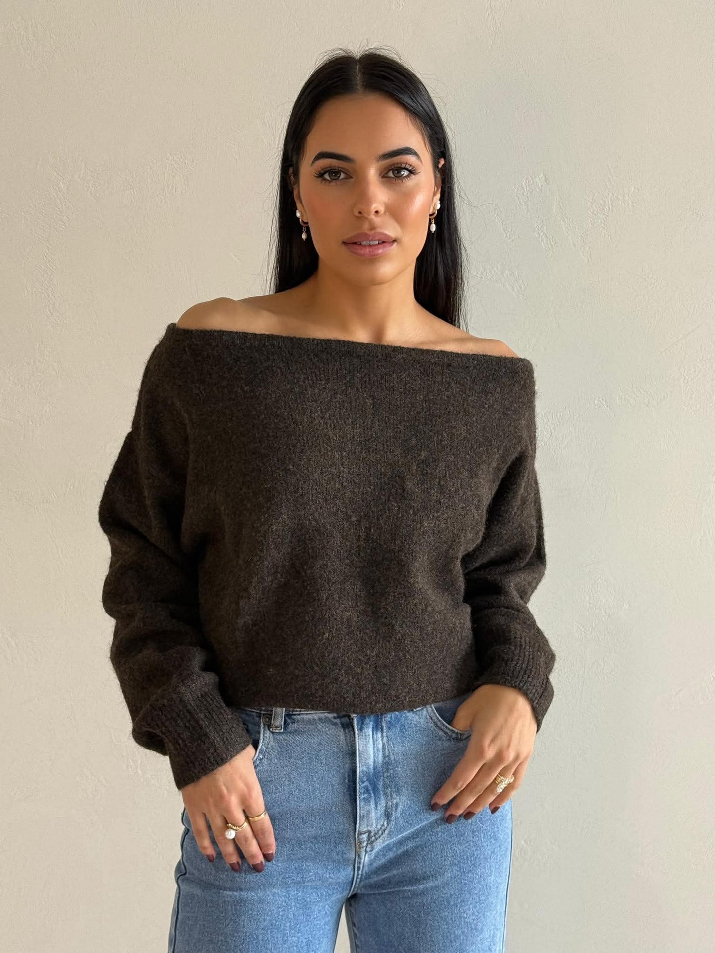 OFF SHOUDER KNIT JUMPER- CHOC