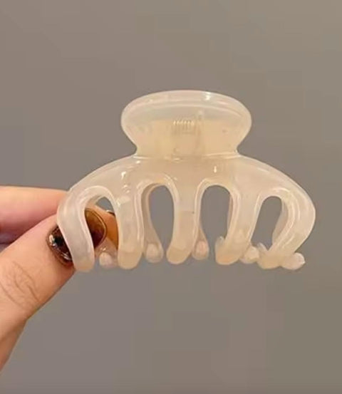 FLEUR HAIR CLAW - CLEAR PEARL