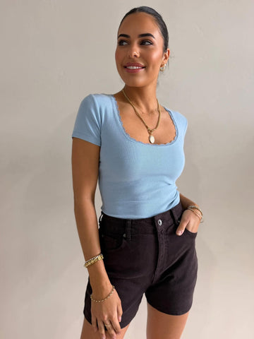 WASHED RIB LACE SCOOP NECK TEE- BLUE
