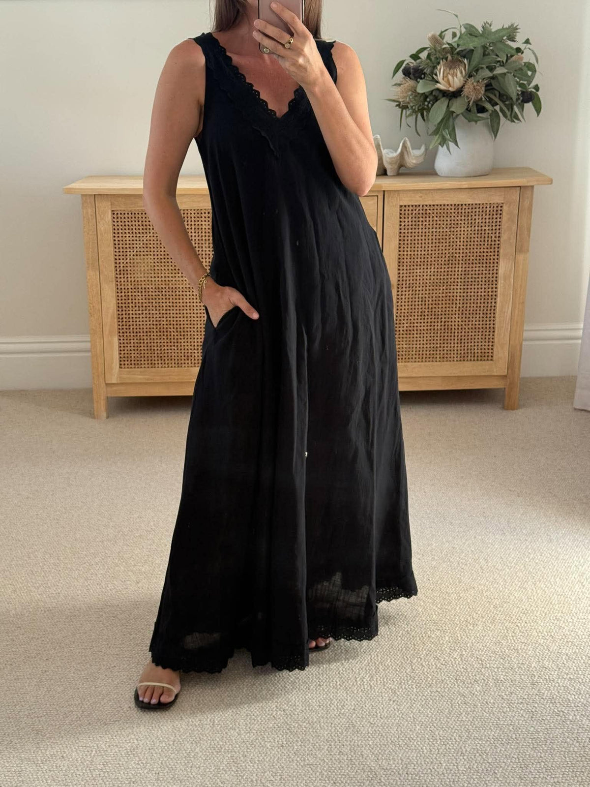 BLACK LACE STRAP MAXI DRESS
