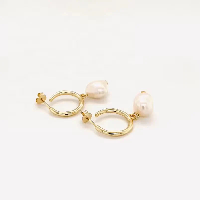LULU PEARL EARRING