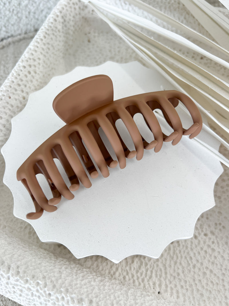 Queenie Hair Clip - Mocha