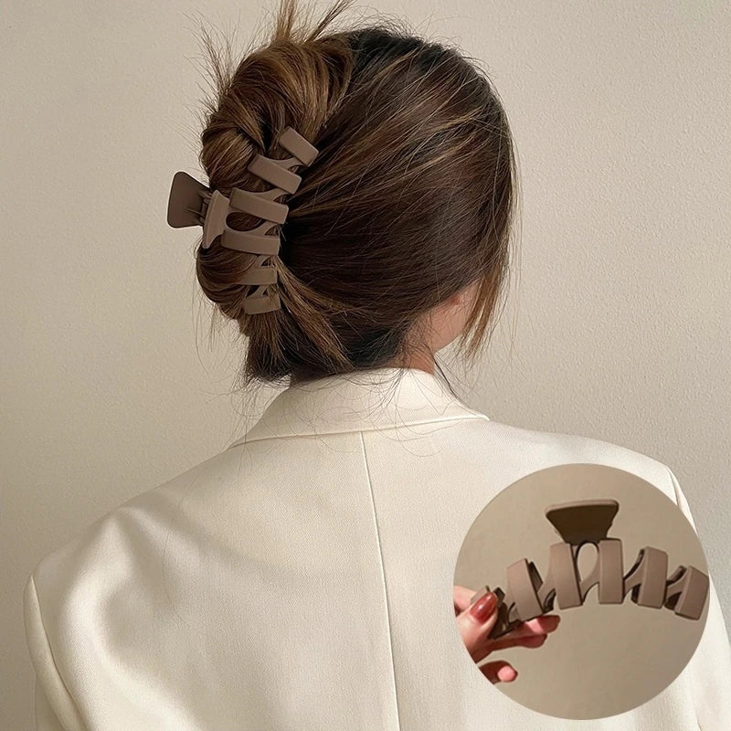 Izzy Hair Clip - Brown
